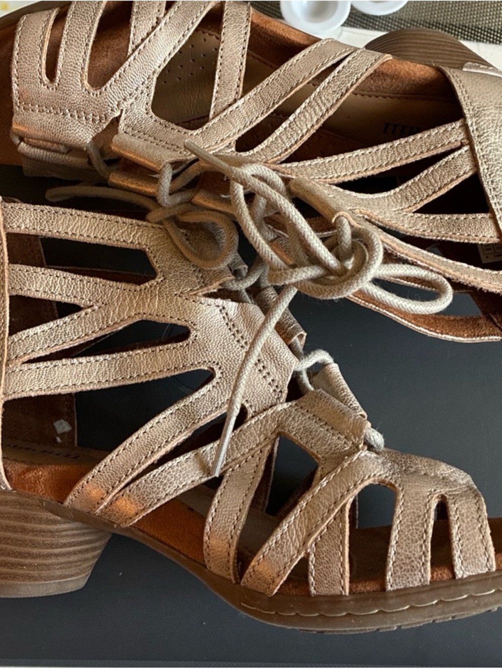 Cobb Hill-Gladiator Lace-Up Beige Leather Wedge Women's Sandals Sz 7.5 - Picture 5 of 7